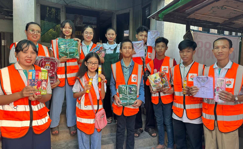 Baan Unrak Field Team
